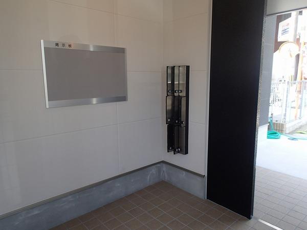 藤井寺市道明寺1丁目のハイツ(エントランス)