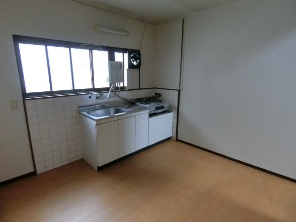 高安町北5丁目テラスハウス(キッチン)