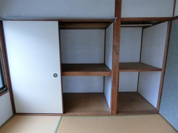 高安町北5丁目テラスハウス(収納)