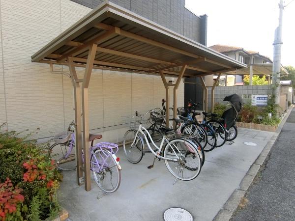 松原市松ケ丘２丁目のアパート