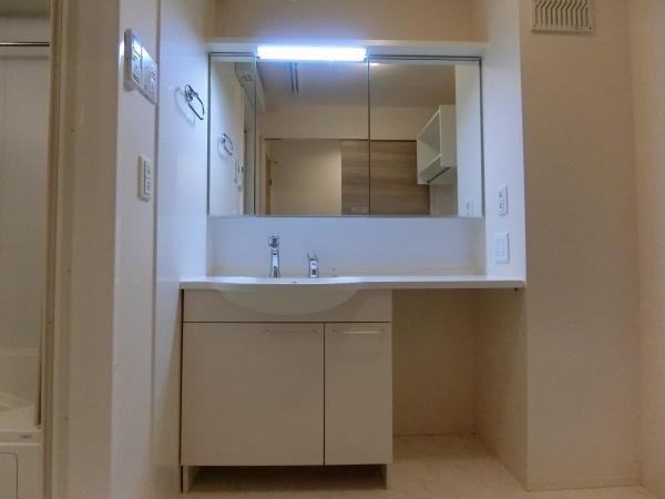 松原市松ケ丘２丁目のアパート