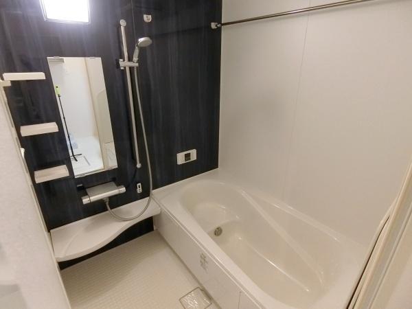 松原市松ケ丘２丁目のアパート