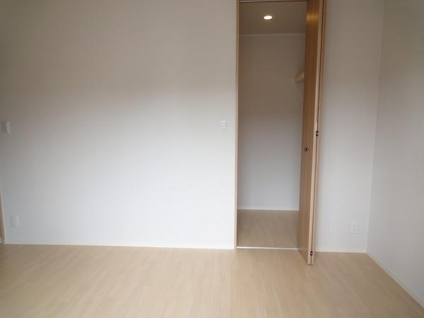 羽曳野市桃山台４丁目のハイツ