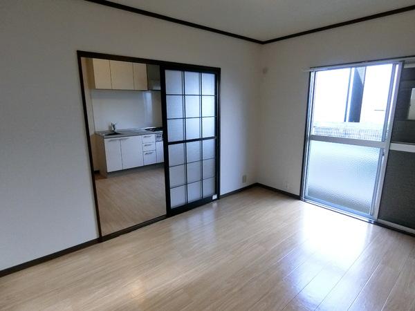 羽曳野市島泉１丁目のハイツ