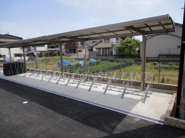 羽曳野市高鷲９丁目のアパート
