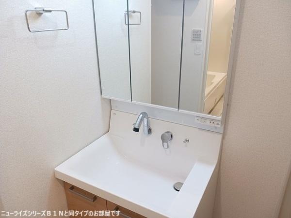 羽曳野市古市３丁目のアパート