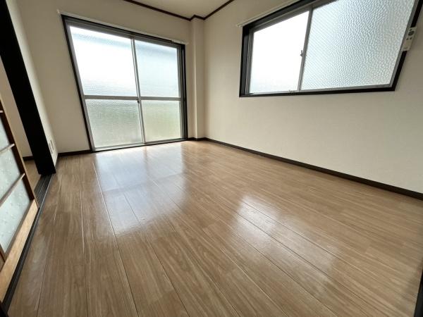 羽曳野市高鷲９丁目のマンション