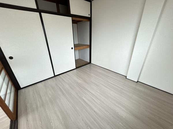 羽曳野市高鷲９丁目のマンション