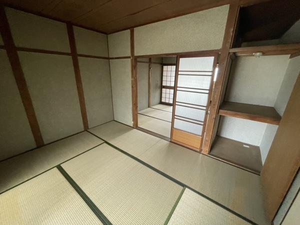東大阪市西岩田３丁目のアパート