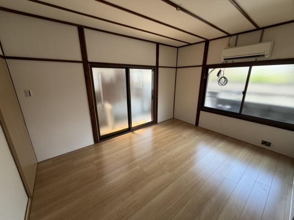 高安町北5丁目テラスハウス