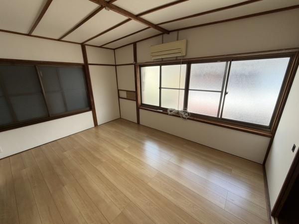 高安町北5丁目テラスハウス