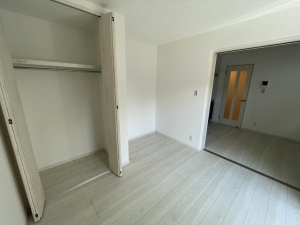 松原市東新町４丁目のアパート