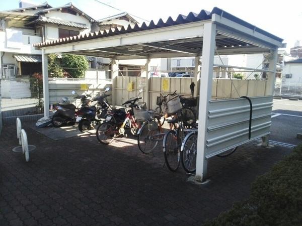 柏原市旭ケ丘３丁目のハイツ