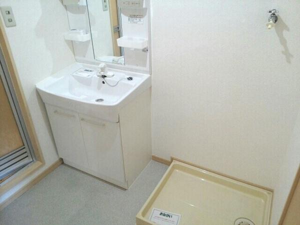 柏原市旭ケ丘３丁目のハイツ