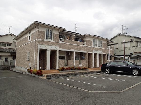 羽曳野市東阪田のハイツ