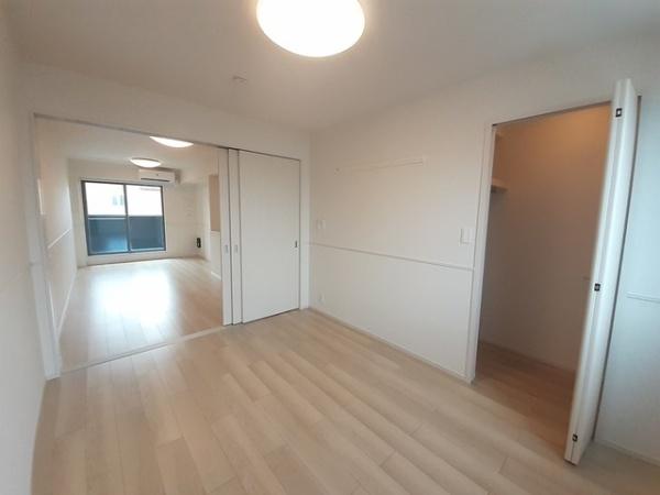 羽曳野市河原城のアパート