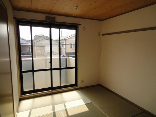 羽曳野市古市６丁目のハイツ