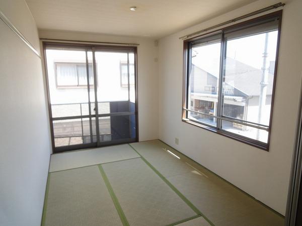 シャーメゾン岡田