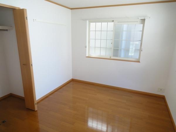 八尾市太田新町3丁目のハイツ(収納)
