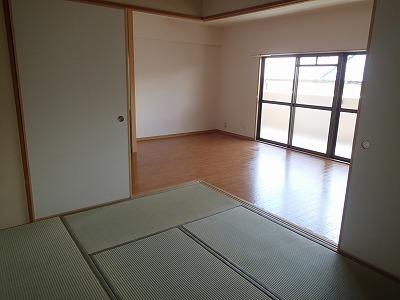 羽曳野市野々上１丁目のマンション