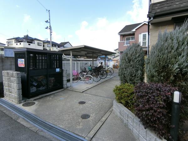 羽曳野市高鷲６丁目のアパート