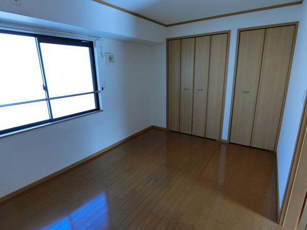 羽曳野市高鷲６丁目のアパート