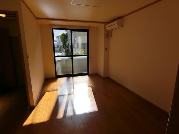 羽曳野市高鷲６丁目のアパート