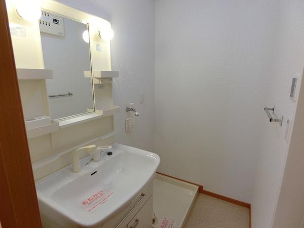 羽曳野市高鷲６丁目のアパート