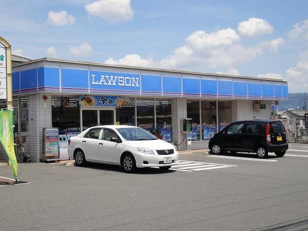 藤井寺市北岡１丁目のハイツ(ローソン藤井寺市役所前店)