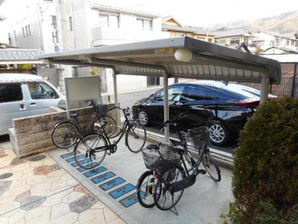 柏原市法善寺３丁目のハイツ