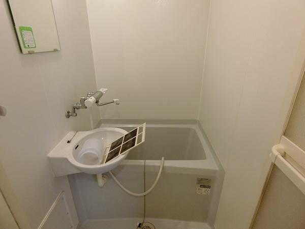レオパレス日向