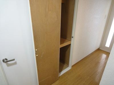 藤井寺市岡2丁目のマンション(収納)