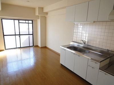 藤井寺市岡2丁目のマンション(リビング)