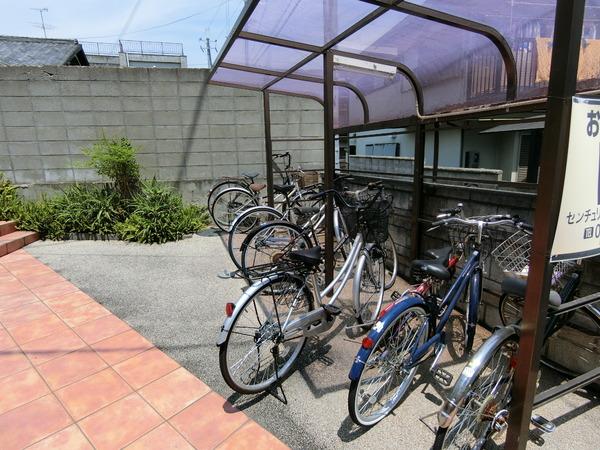 羽曳野市西浦１丁目のハイツ