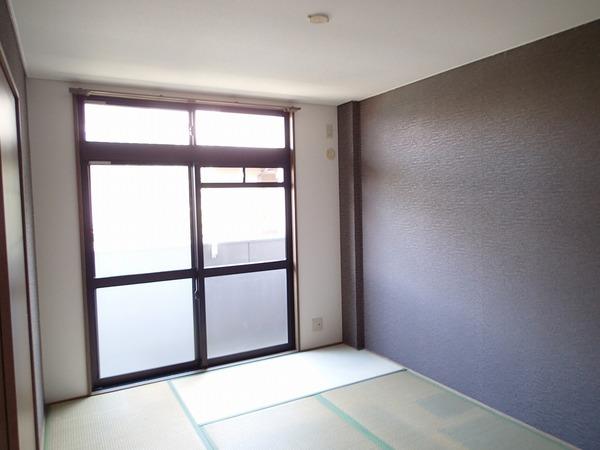 羽曳野市古市４丁目のハイツ