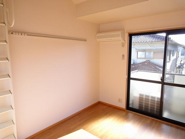 羽曳野市誉田１丁目のハイツ