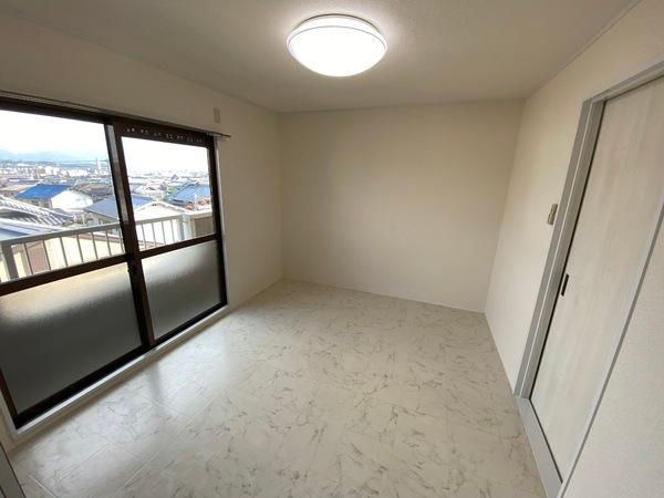 羽曳野市西浦４丁目のマンション