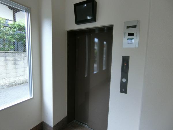 羽曳野市栄町のハイツ