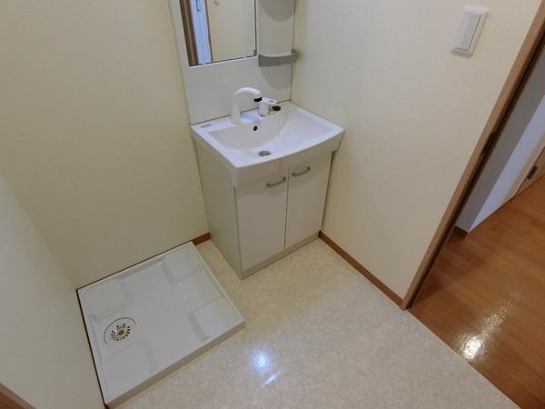 羽曳野市栄町のハイツ