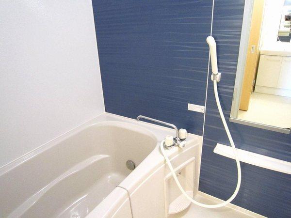羽曳野市広瀬のアパート