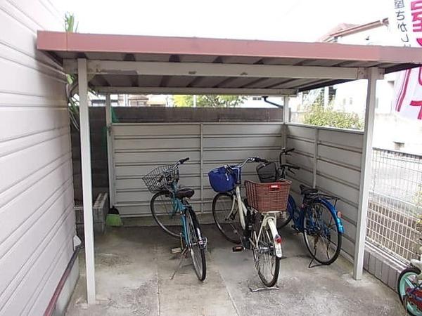 柏原市旭ケ丘３丁目のハイツ