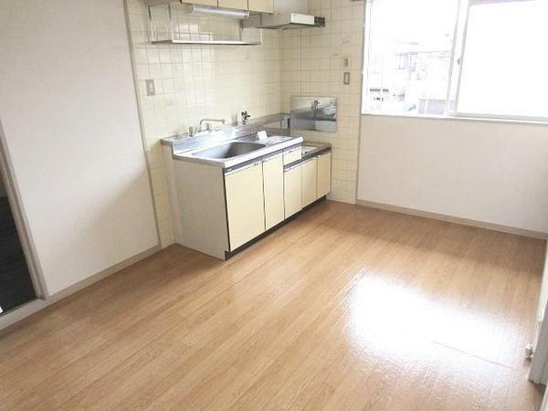 柏原市旭ケ丘３丁目のハイツ