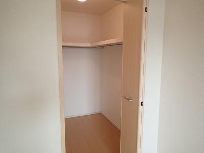 松原市立部２丁目のアパート