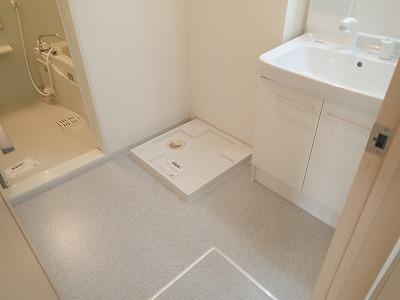 松原市立部２丁目のアパート