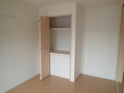 松原市立部２丁目のアパート