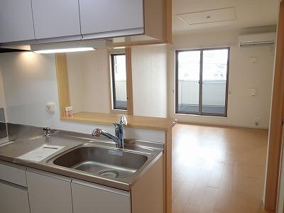 松原市立部２丁目のアパート