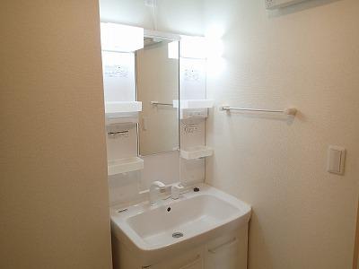 松原市立部２丁目のアパート