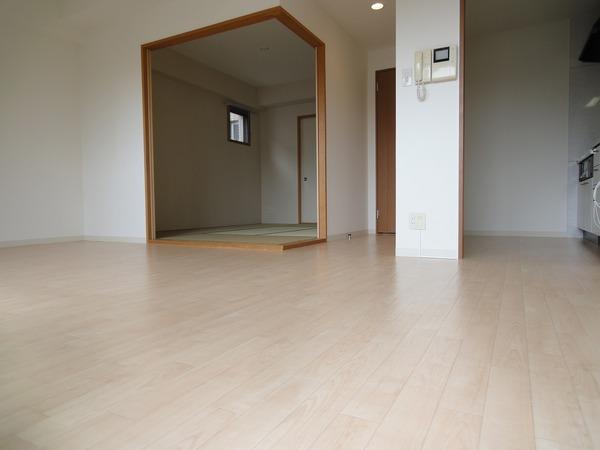 羽曳野市軽里１丁目のマンション