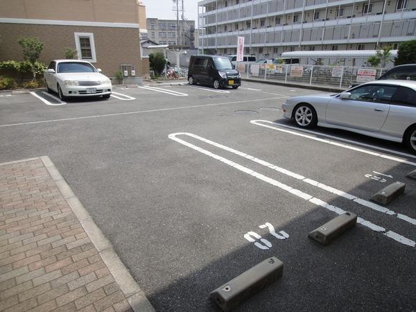 羽曳野市桃山台４丁目のハイツ