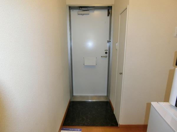 藤井寺市大井1丁目のハイツ(玄関)